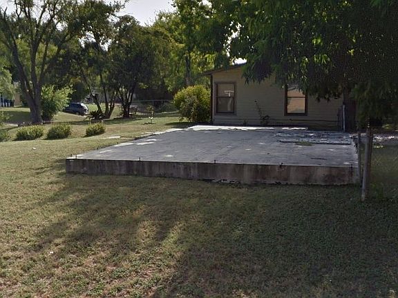 3rd image of 303 Shelburn Dr