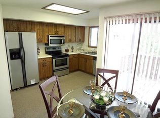 1710 Willow View Rd APT 5, Urbana, IL 61802