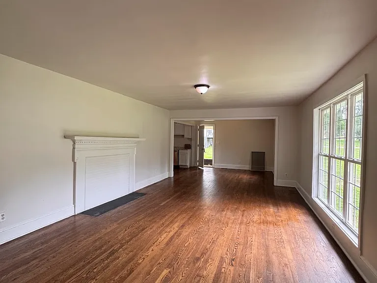 110 Stone Creek Dr — Photo 13