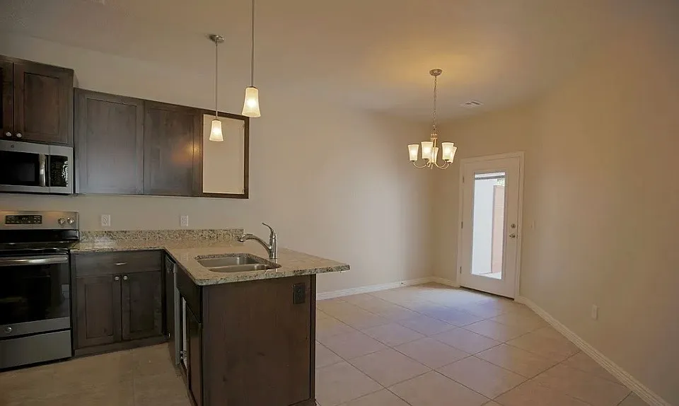 Snowfield Estates 1456 - 1 — Photo 4