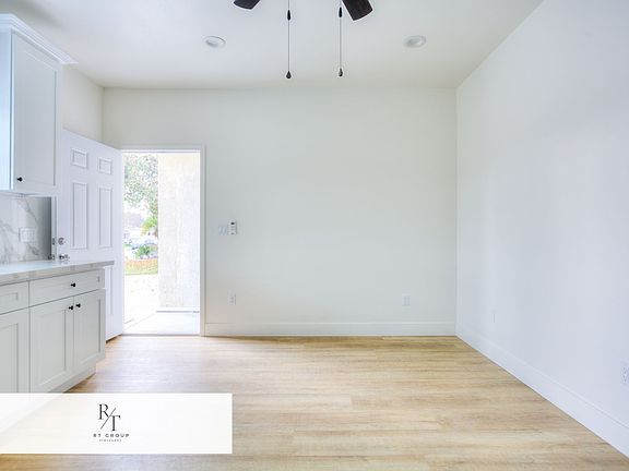 5th image of 2935 E Brookside Ct Unit B