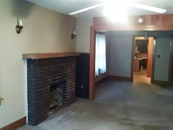 2nd image of 2713 School St