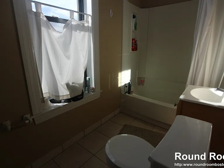 17 Highgate St #16 — Photo 8