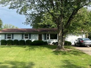 2113 Stoner Dr W, Charleston, IL