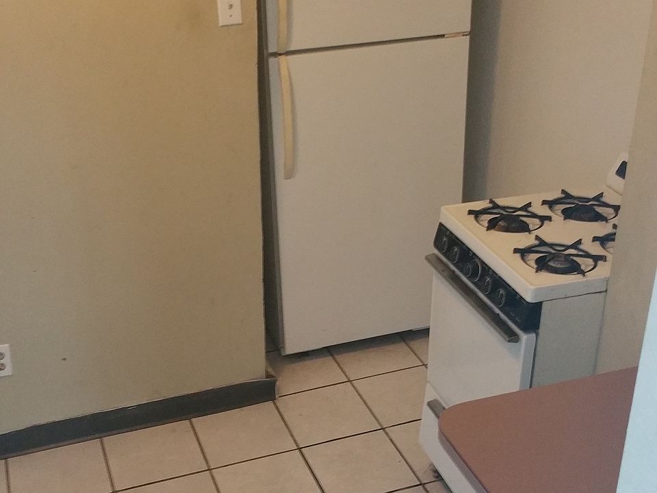 2nd image of 439 Beechurst Ave #C
