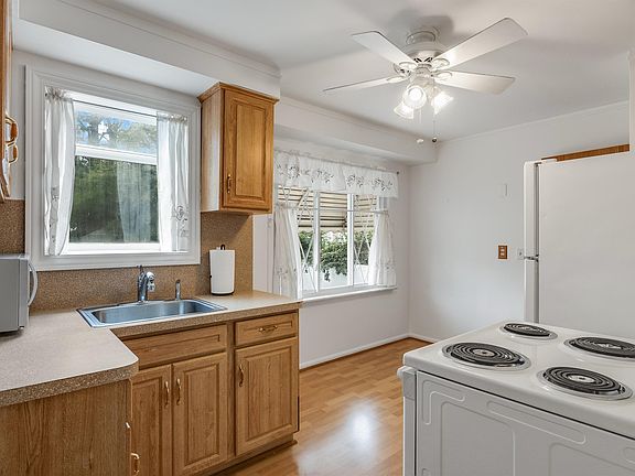 5th image of 2279 Mark Ave