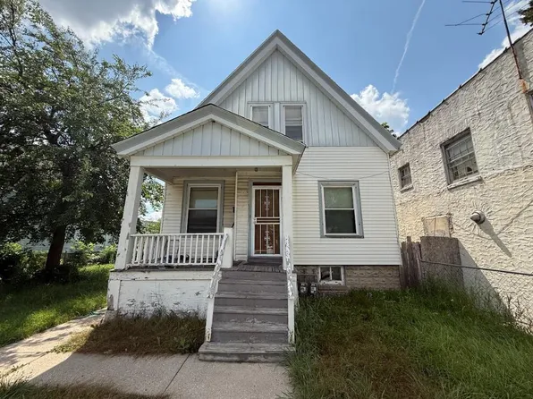 4727 N Hopkins St, Milwaukee, WI 53209