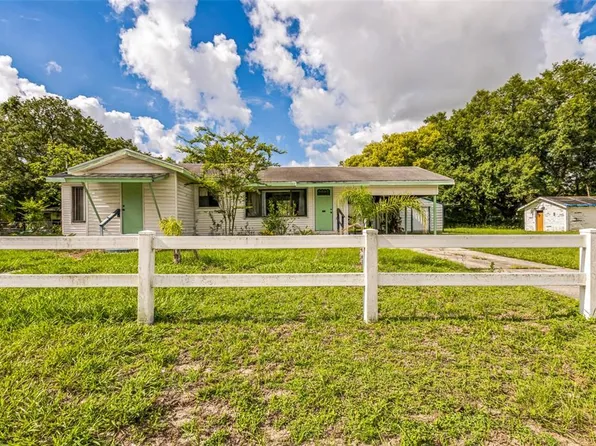 1205 NE 3rd St, Mulberry, FL 33860