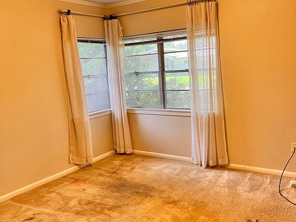 5th image of 225 Louise Dr