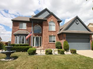 40655 Canterbury Dr, Clinton Township, MI 48038