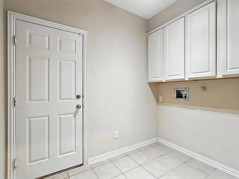 2101 Broadstone Dr — Photo 26