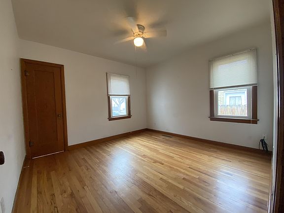 5th image of 216 E 6th St