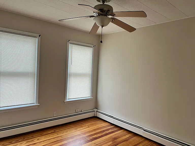 25 Locke St #2 — Photo 22