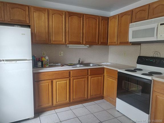 3rd image of 250 Harmon Ave #2