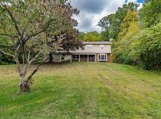 488 Blandford Rd, Russell, MA 01071