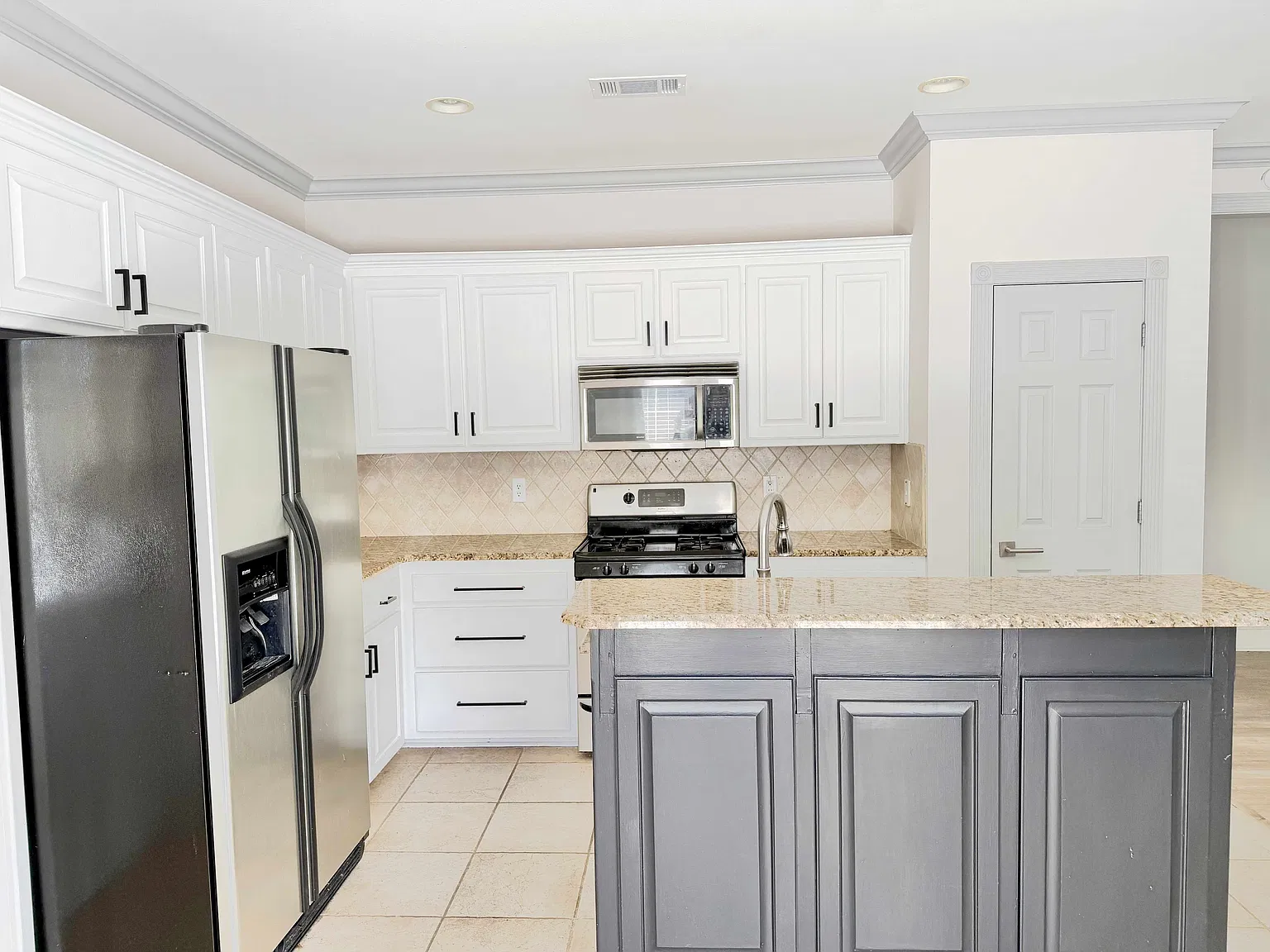 ba **10327 Springvalley Avenue** - 1 — Photo 4