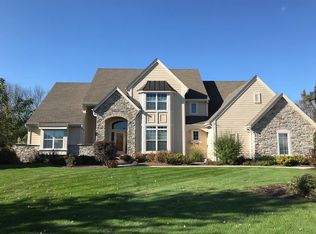 W149N9869 Tree Tops Ct, Germantown, WI 53022