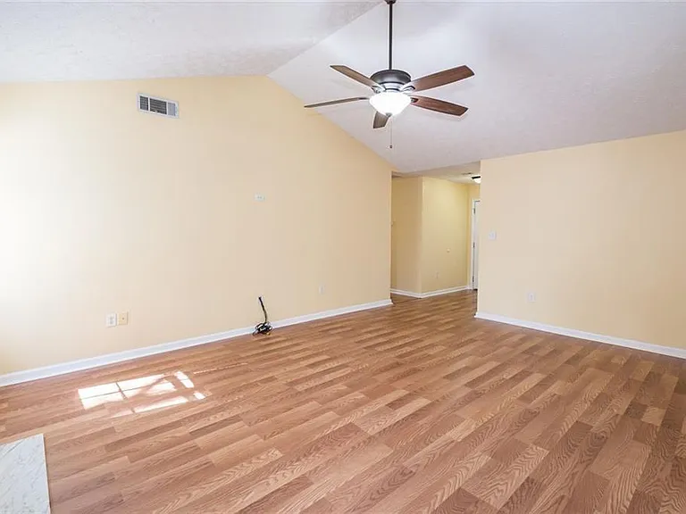 118 Jimmy Reynolds Dr — Photo 4