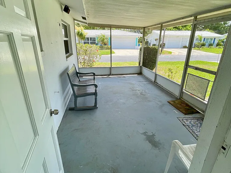 Outdoor screened-in patio