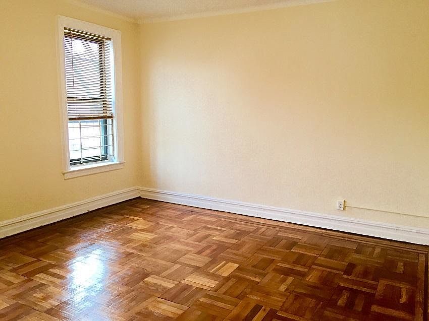 2nd image of 945 E 26th St APT 4B