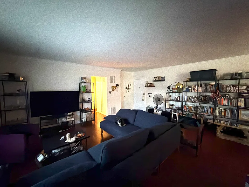 531 N Kings Rd #8