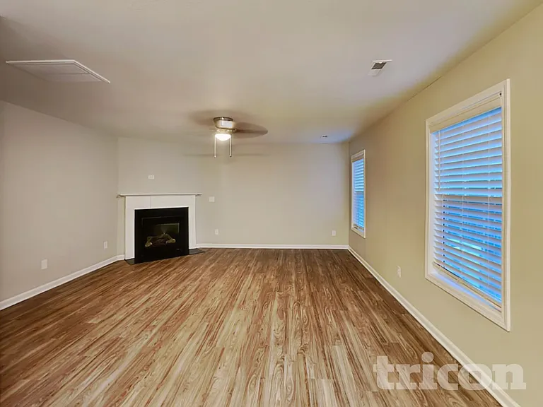 443 Laurel Mist Ln — Photo 4