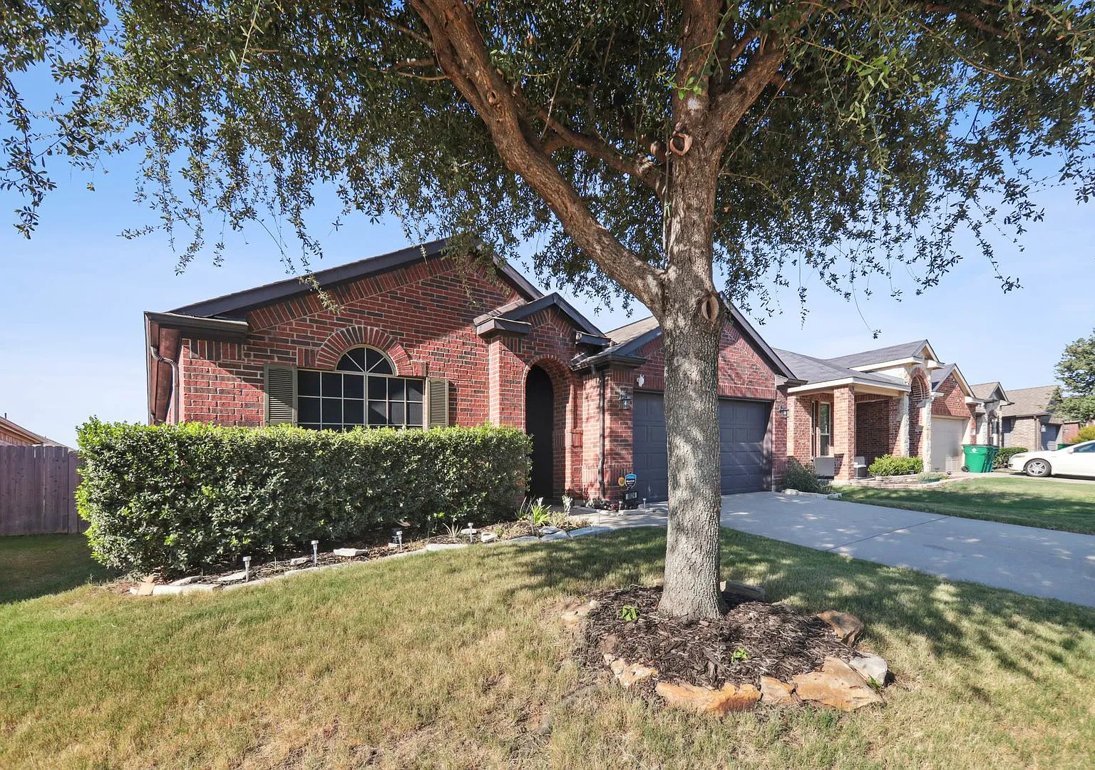 4 Bedroom Single Family in Crossroads — Photo 2