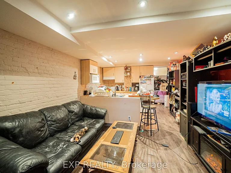 52 Proctor Blvd #MAIN — Photo 37