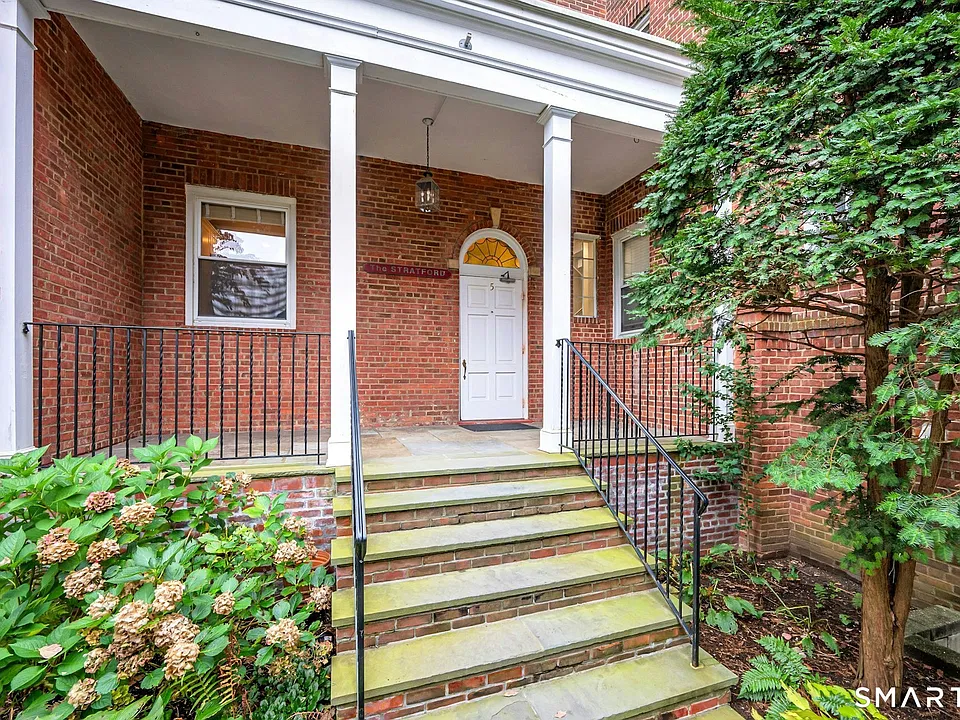 70 Strawberry Hill Ave #5-2A