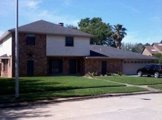 329 Yorkshire Ln, Port Neches, TX 77651