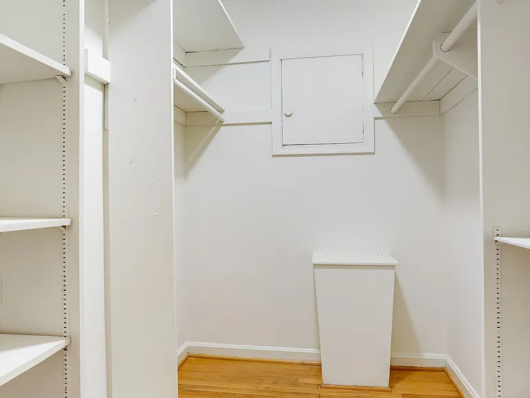 4516 Gretna St — Photo 16