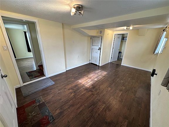 5th image of 215 W 8th St