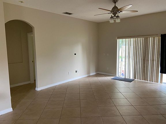 3rd image of 9743 Heron Pointe Dr