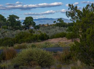 26 Calle Milpa, Santa Fe, NM 87507