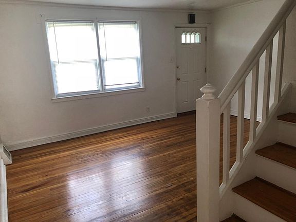 3rd image of 257 Birch Ave