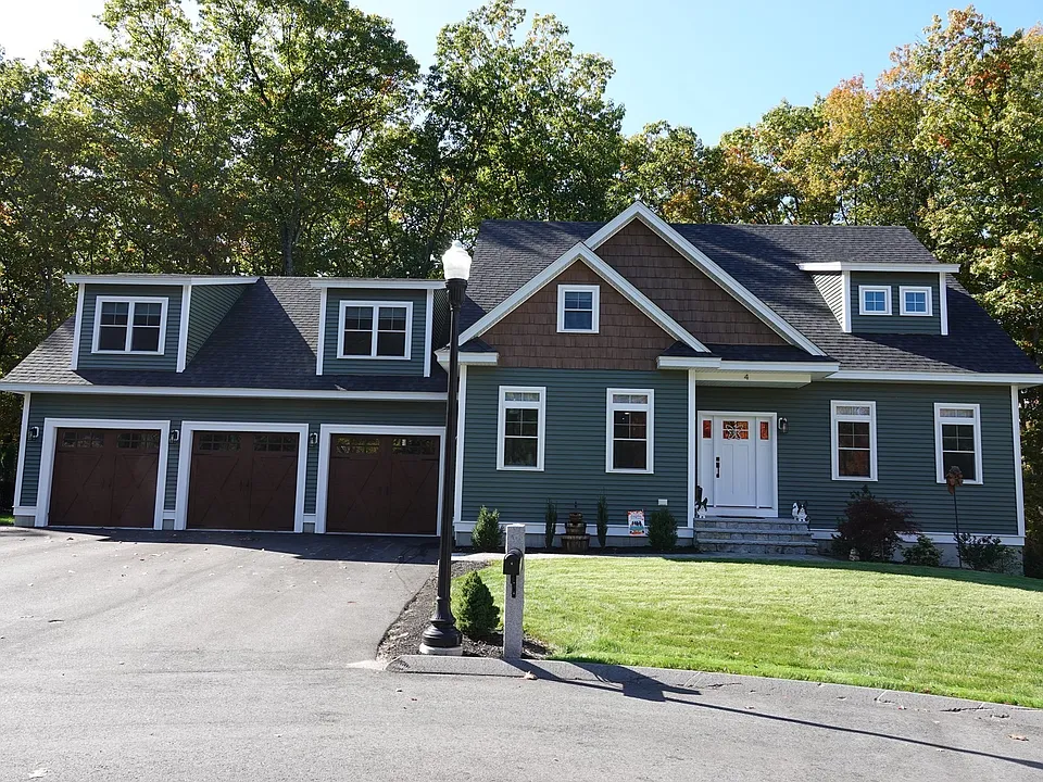 4 Mill Pond Ln #B