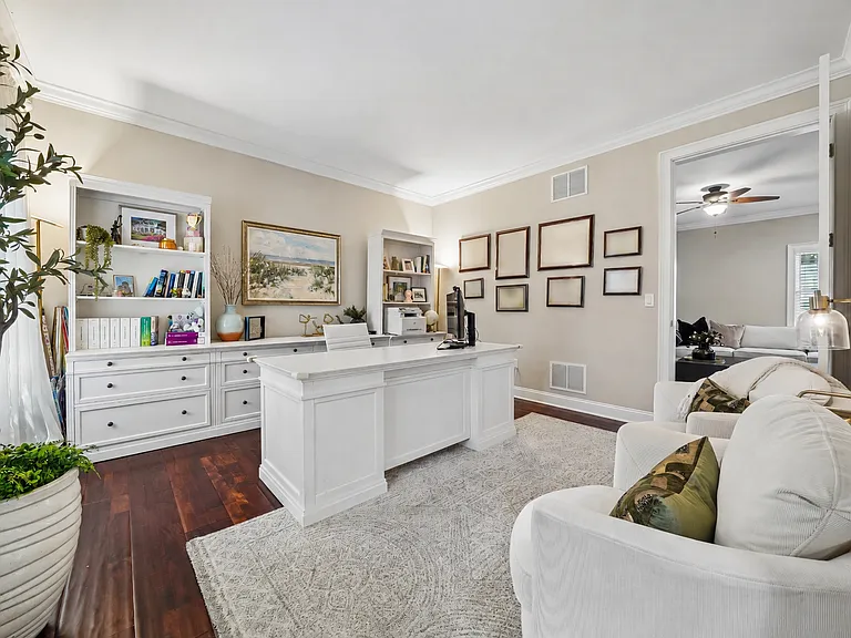 1233 Poplar Ave — Photo 15