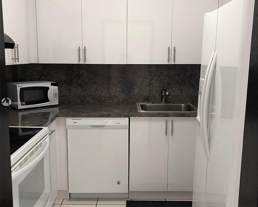 7441 Wayne Ave APT 2L, Miami Beach, FL 33141 | Zillow