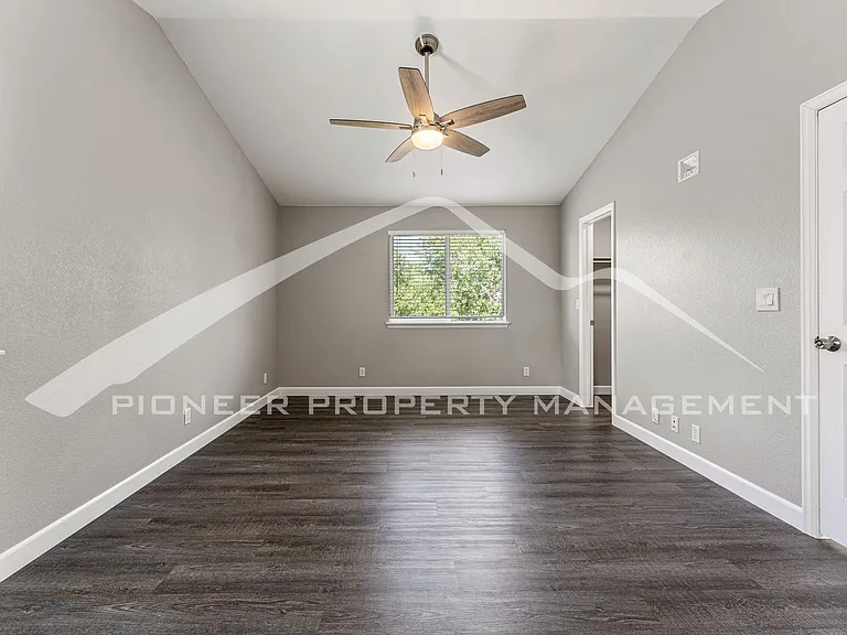 2649 Fernwood Pl — Photo 8