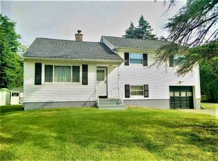 2 Schryver Ln, Hyde Park, NY 12538