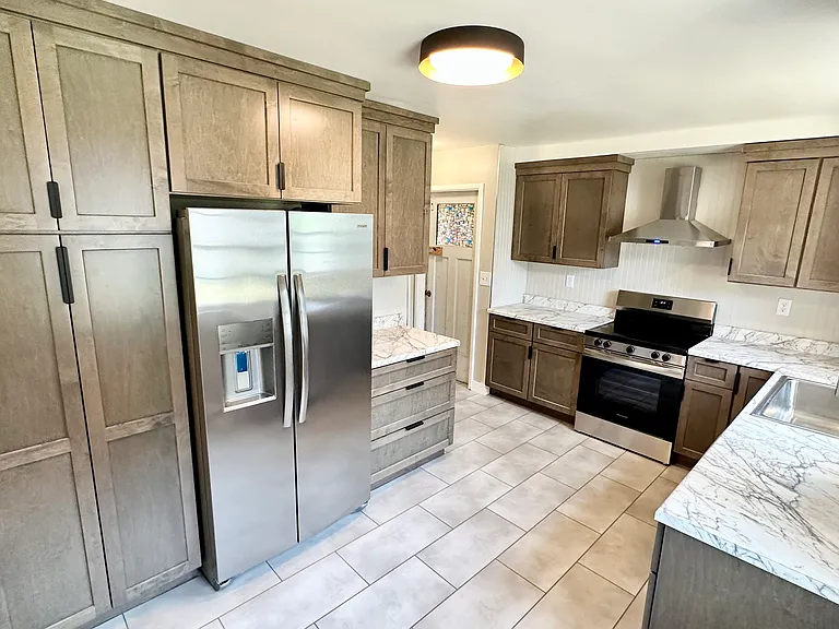 Brand new kitchen. Everything is new.