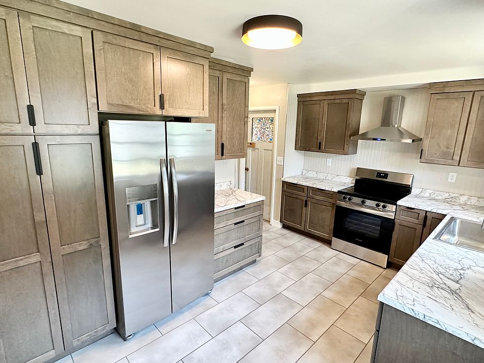 Brand new kitchen. Everything is new.