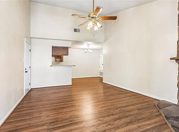4th image of 728 Village Rd APT G
