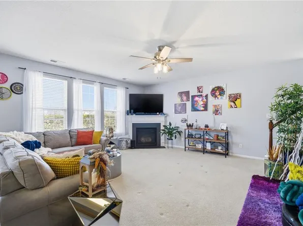 1020 Silver Charm Cir, Suffolk, VA 23435