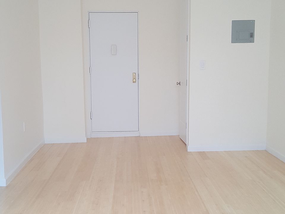1st image of 915 Washington Ave APT 1A