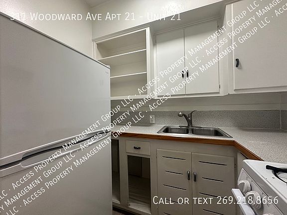 4th image of 311 Woodward Ave APT 21