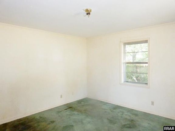 4th image of 409 Connell Ave