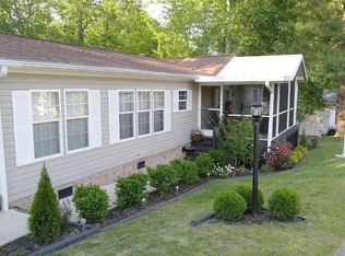 455 Carolina Village Cir, Franklin, NC 28734