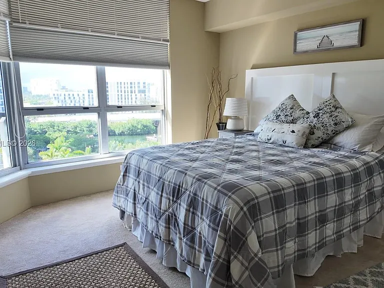 3600 Mystic Pointe Dr #1111 — Photo 13
