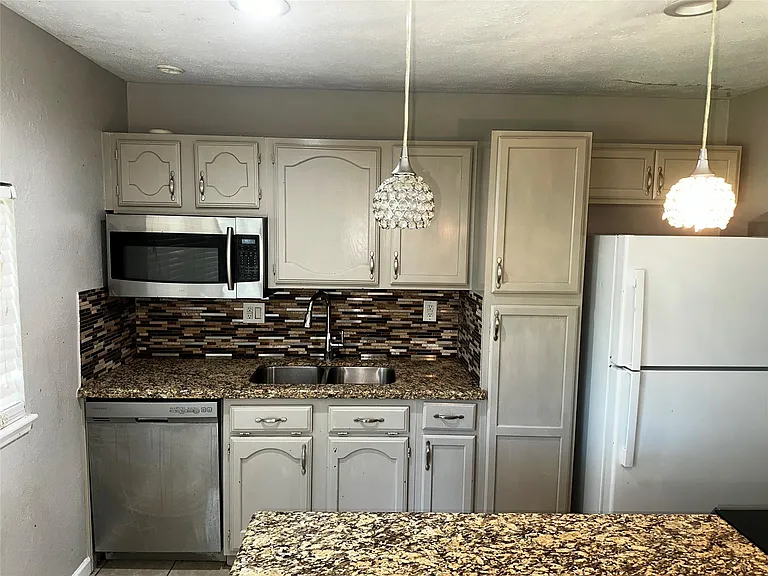 635 Jeff Davis Dr — Photo 6